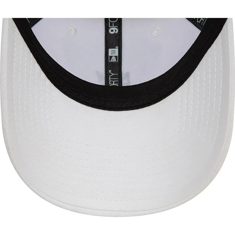 cap-kaareva-white-adjustable-strap-9forty-new-era cap-kaareva-white-adjustable-strap-9forty-new-era