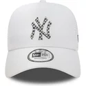 new-era-a-frame-seasonal-infill-new-york-yankees-mlb-white-trucker-hat