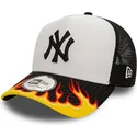lippikset-kaareva-rekka-valkoinen-snapback-a-frame-flame-new-york-yankees-mlb-new-era