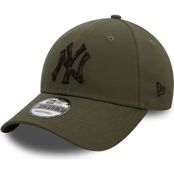 New Era Curved Brim 9FORTY Seasonal Infill New York Yankees MLB Green Adjustable Cap