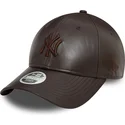 lippikset-kaareva-ruskea-saadettava-nauha-9forty-midi-pu-new-york-yankees-mlb-new-era