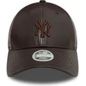 lippikset-kaareva-ruskea-saadettava-nauha-9forty-midi-pu-new-york-yankees-mlb-new-era