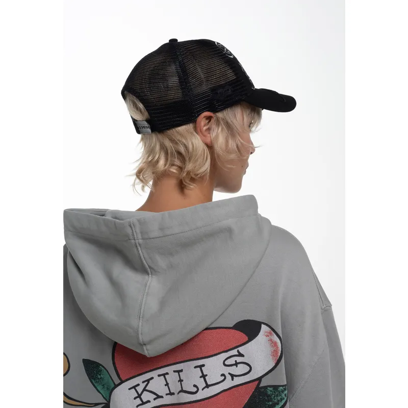 lippikset-kaareva-rekka-musta-snapback-duo-black-snake-ed-hardy