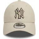 cap-kaareva-beige-adjustable-strap-negro-9forty-team-outline-new-york-yankees-mlb-new-era