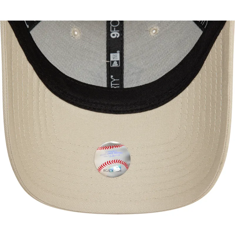 cap-kaareva-beige-adjustable-strap-negro-9forty-team-outline-new-york-yankees-mlb-new-era cap-kaareva-beige-adjustable-strap-negro-9forty-team-outline-new-york-yankees-mlb-new-era