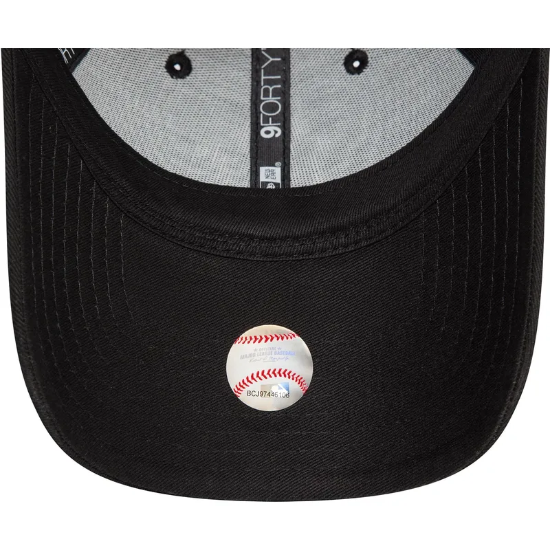 lippikset-kaareva-musta-saadettava-nauha-9twenty-icon-butterflies-new-york-yankees-mlb-new-era