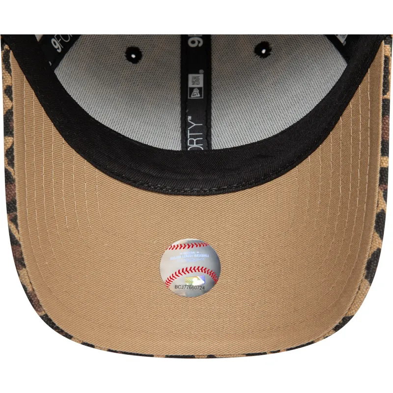 lippikset-kaareva-leopardi-saadettava-nauha-9forty-new-york-yankees-mlb-new-era