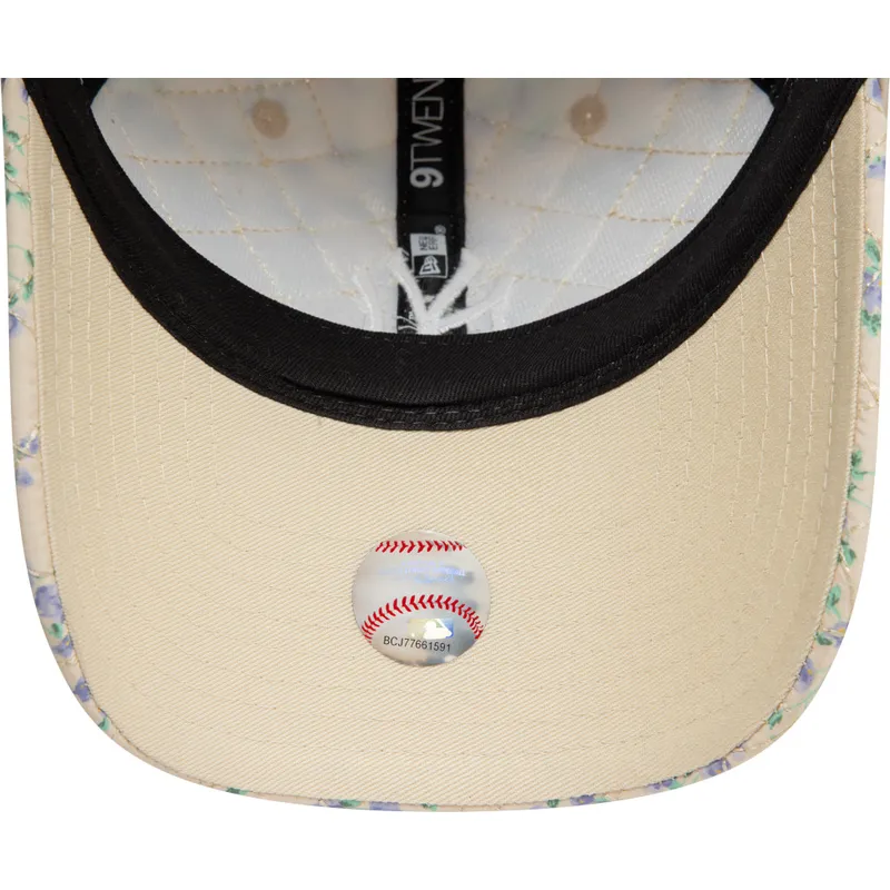 lippikset-kaareva-beige-saadettava-nauha-9twenty-floral-quilt-new-york-yankees-mlb-new-era