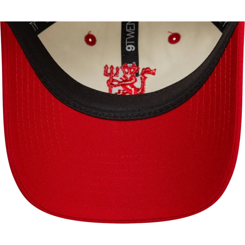 lippikset-kaareva-punainen-saadettava-nauha-9twenty-contrast-visor-manchester-united-football-club-premier-league-new-era