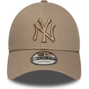 lippikset-kaareva-ruskea-saadettava-nauha-9forty-league-essential-new-york-yankees-mlb-new-era