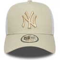 lippikset-kaareva-rekka-beige-snapback-a-frame-league-essential-new-york-yankees-mlb-new-era