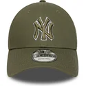 lippikset-kaareva-vihrea-saadettava-nauha-9forty-outline-new-york-yankees-mlb-new-era