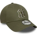 lippikset-kaareva-vihrea-saadettava-nauha-9forty-outline-new-york-yankees-mlb-new-era