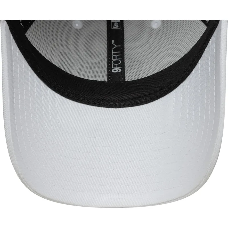 cap-kaareva-white-adjustable-strap-9forty-outline-new-york-yankees-mlb-new-era