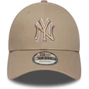 cap-kaareva-brown-adjustable-strap-claro-9forty-outline-new-york-yankees-mlb-new-era