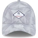 lippikset-kaareva-harmaa-saadettava-nauha-9twenty-leaf-open-back-spring-training-fan-pack-2025-new-york-yankees-mlb-new-era
