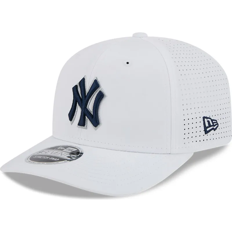 lippikset-kaareva-rekka-valkoinen-snapback-9seventy-perf-spring-training-fan-pack-2025-new-york-yankees-mlb-new-era