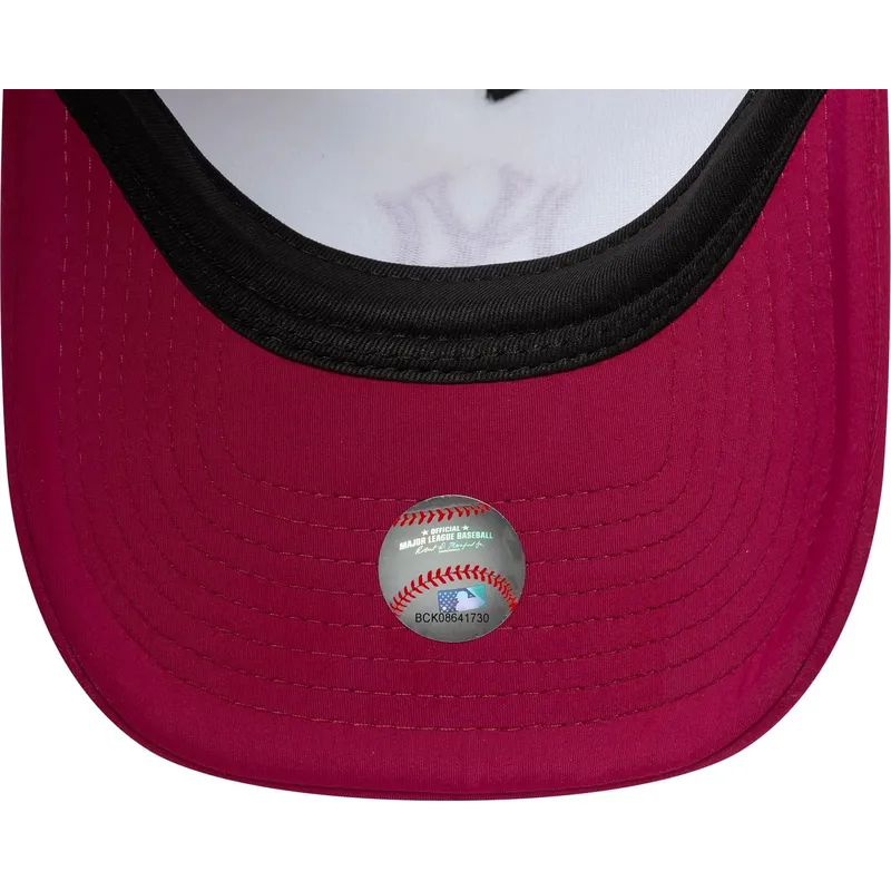 lippikset-kaareva-rekka-punainen-snapback-e-frame-world-series-new-york-yankees-mlb-new-era