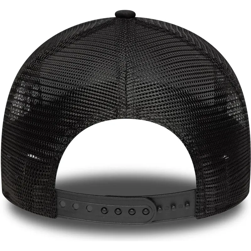 lippikset-kaareva-rekka-musta-snapback-a-frame-oval-distress-patch-new-era