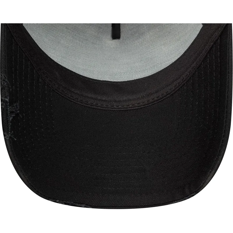 lippikset-kaareva-rekka-musta-snapback-a-frame-oval-distress-patch-new-era