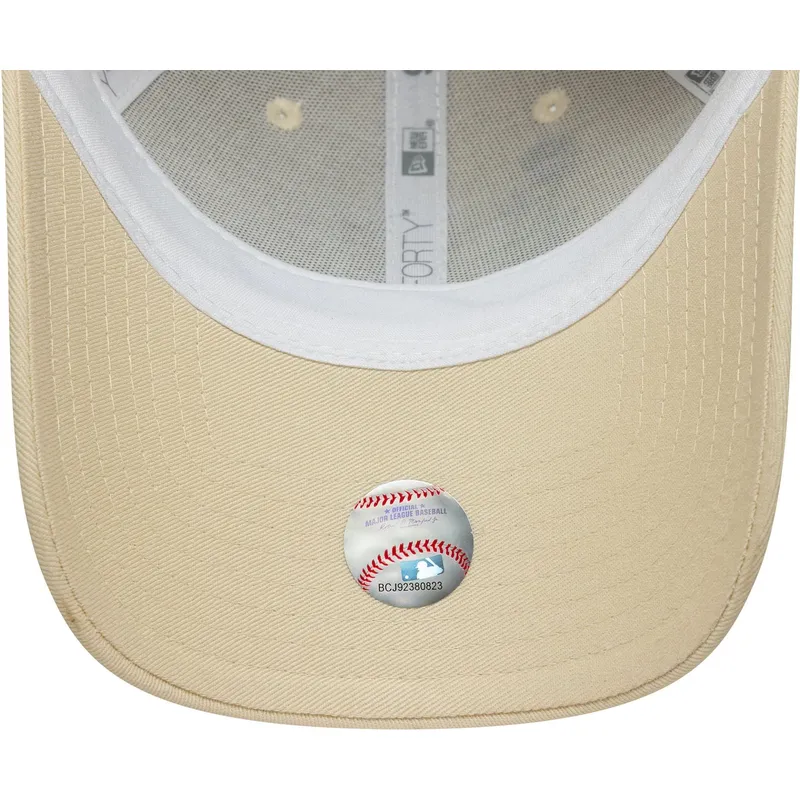 lippikset-kaareva-beige-saadettava-nauha-9forty-beaded-new-york-yankees-mlb-new-era