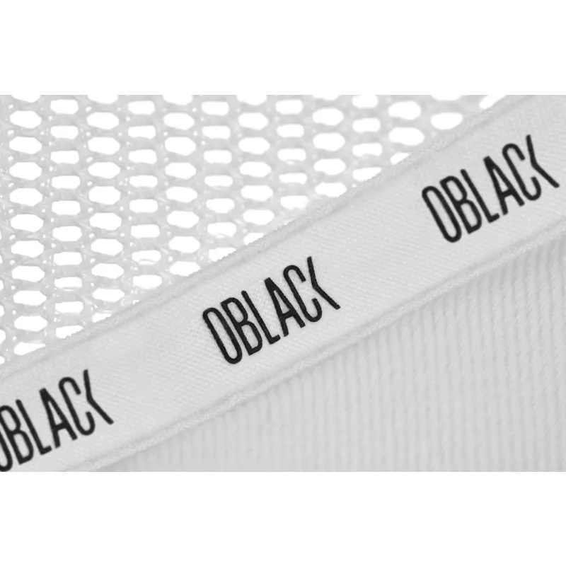 cap-kaareva-white-snapback-oblack