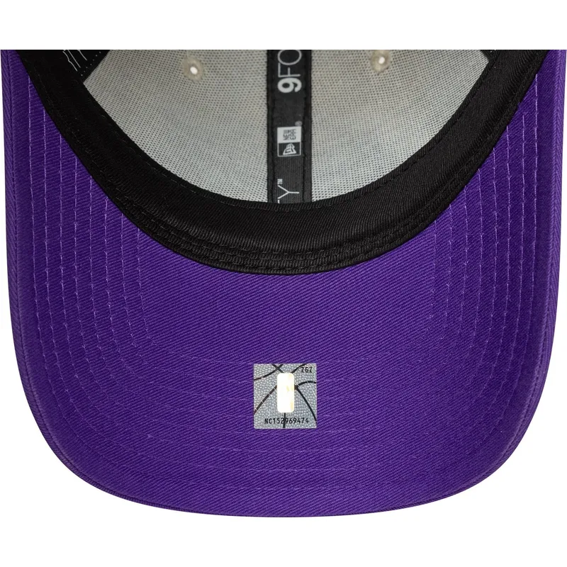 lippikset-kaareva-beige-saadettava-nauha-9forty-contrast-patch-los-angeles-lakers-nba-new-era