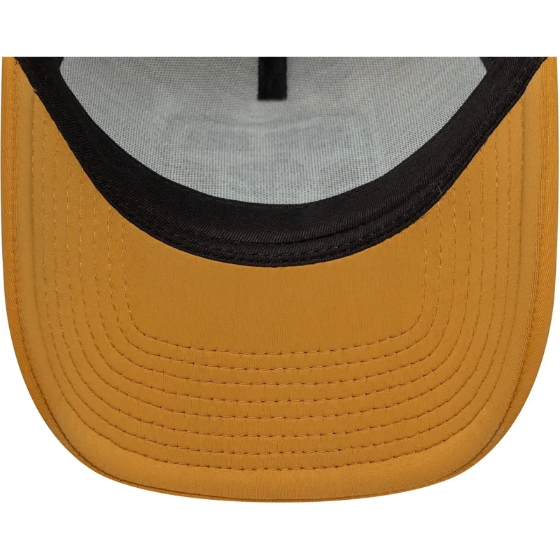 lippikset-kaareva-rekka-beige-snapback-a-frame-graphic-patch-new-era lippikset-kaareva-rekka-beige-snapback-a-frame-graphic-patch-new-era