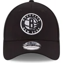 lippikset-kaareva-musta-saadettava-nauha-lapsille-9forty-the-league-brooklyn-nets-nba-new-era