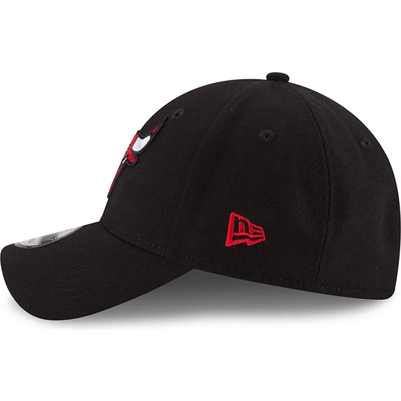 lippikset-kaareva-musta-saadettava-nauha-lapsille-9forty-the-league-chicago-bulls-nba-new-era