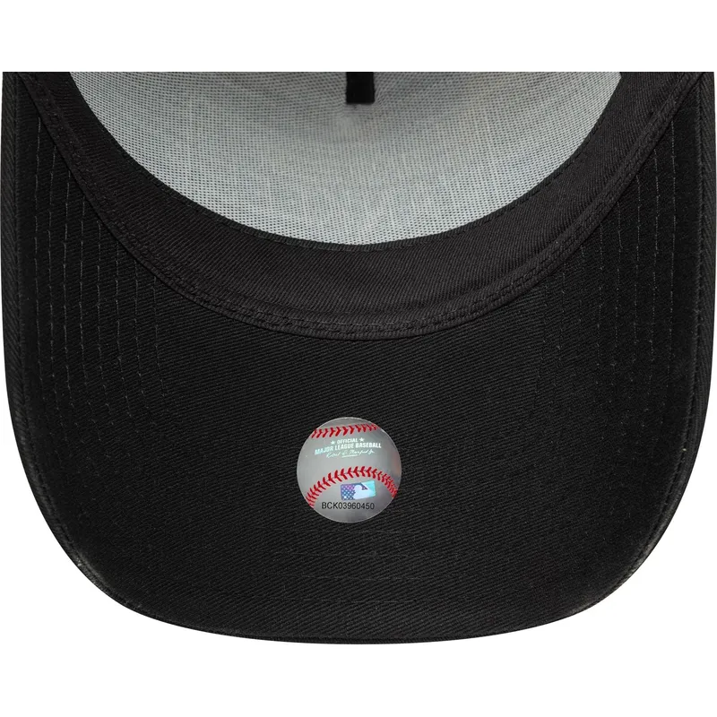 lippikset-kaareva-rekka-musta-snapback-a-frame-patch-new-york-yankees-mlb-new-era