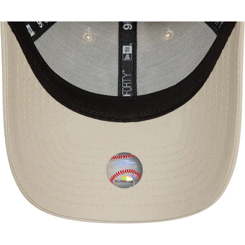 cap-kaareva-beige-adjustable-strap-9forty-league-essential-new-york-yankees-mlb-new-era cap-kaareva-beige-adjustable-strap-9forty-league-essential-new-york-yankees-mlb-new-era
