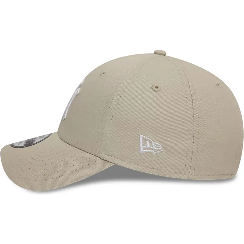 cap-kaareva-beige-adjustable-strap-9forty-league-essential-new-york-yankees-mlb-new-era cap-kaareva-beige-adjustable-strap-9forty-league-essential-new-york-yankees-mlb-new-era