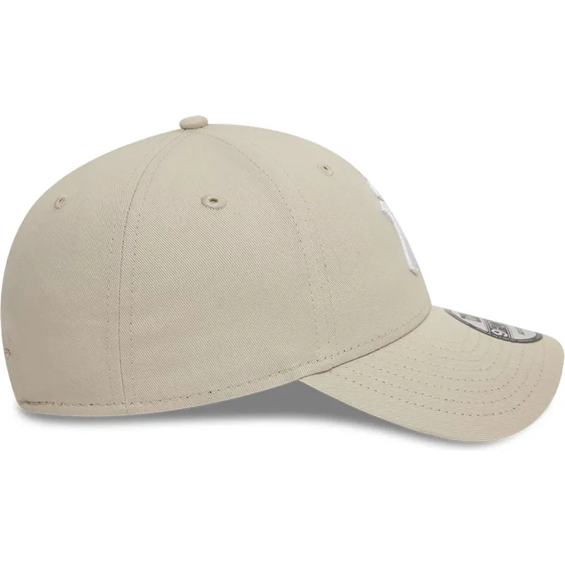 cap-kaareva-beige-adjustable-strap-9forty-league-essential-new-york-yankees-mlb-new-era cap-kaareva-beige-adjustable-strap-9forty-league-essential-new-york-yankees-mlb-new-era