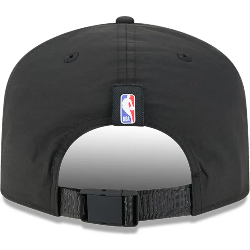 lippikset-kaareva-musta-saadettava-nauha-19twenty-draft-2025-chicago-bulls-nba-new-era