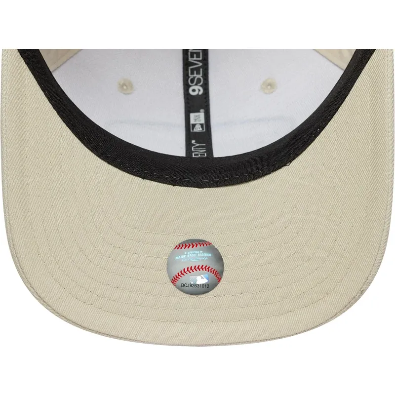 lippikset-kaareva-beige-snapback-9seventy-stretch-snap-patch-los-angeles-dodgers-mlb-new-era
