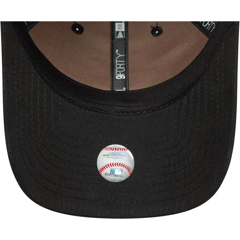 lippikset-kaareva-musta-saadettava-nauha-9forty-tonal-flawless-new-york-yankees-mlb-new-era