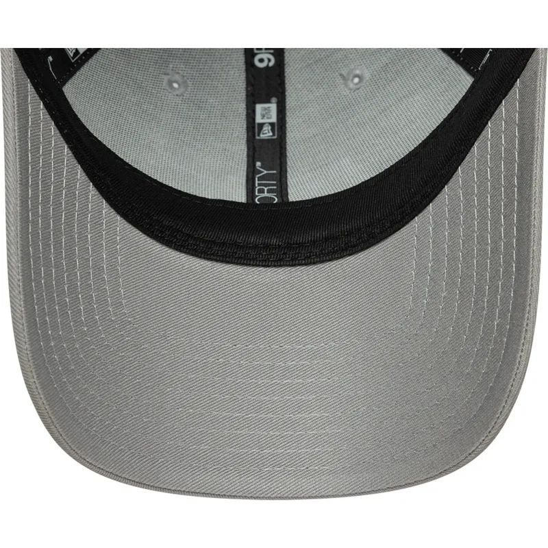lippikset-kaareva-harmaa-snapback-9forty-core-ufc-ultimate-fighting-championship-new-era