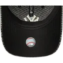 lippikset-kaareva-musta-saadettava-nauha-9twenty-houndstooth-new-york-yankees-mlb-new-era