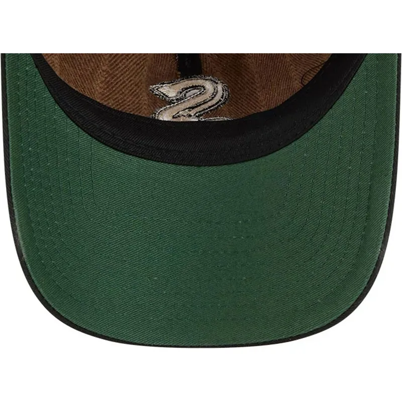 lippikset-kaareva-ruskea-saadettava-nauha-9twenty-a-frame-wool-pinstripe-chicago-white-sox-mlb-new-era lippikset-kaareva-ruskea-saadettava-nauha-9twenty-a-frame-wool-pinstripe-chicago-white-sox-mlb-new-era