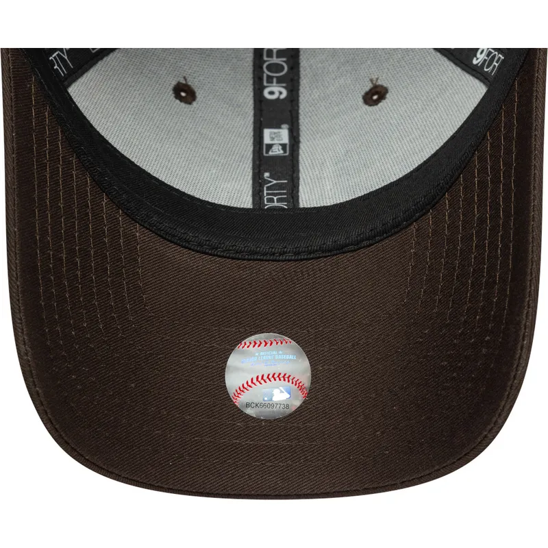 lippikset-kaareva-ruskea-saadettava-nauha-9forty-outline-los-angeles-dodgers-mlb-new-era