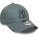 new-era-curved-brim-grey-logo-9forty-league-essential-new-york-yankees-mlb-grey-adjustable-cap