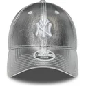 lippikset-kaareva-hopea-saadettava-nauha-plateada-9forty-metallic-new-york-yankees-mlb-new-era