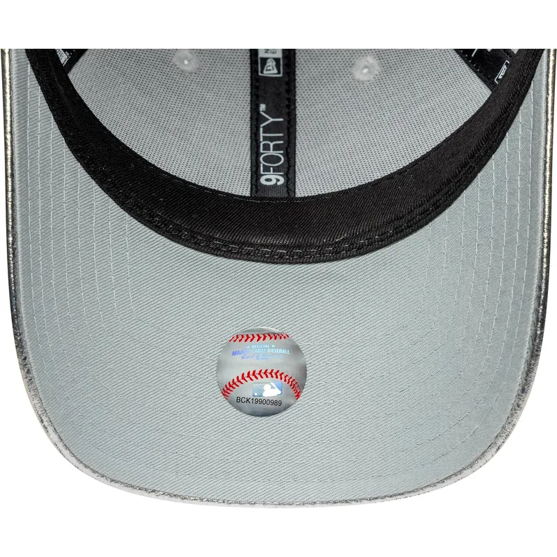 lippikset-kaareva-hopea-saadettava-nauha-plateada-9forty-metallic-new-york-yankees-mlb-new-era