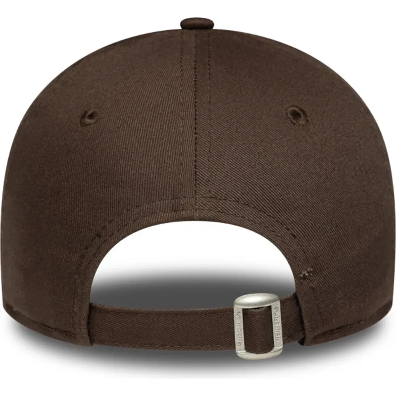 lippikset-kaareva-ruskea-saadettava-nauha-9forty-league-essential-new-york-yankees-mlb-new-era lippikset-kaareva-ruskea-saadettava-nauha-9forty-league-essential-new-york-yankees-mlb-new-era
