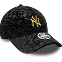 lippikset-kaareva-musta-saadettava-nauha-9forty-leo-velour-metallic-new-york-yankees-mlb-new-era