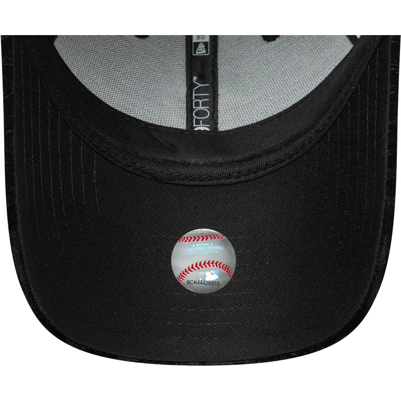 lippikset-kaareva-musta-saadettava-nauha-9forty-leo-velour-metallic-new-york-yankees-mlb-new-era