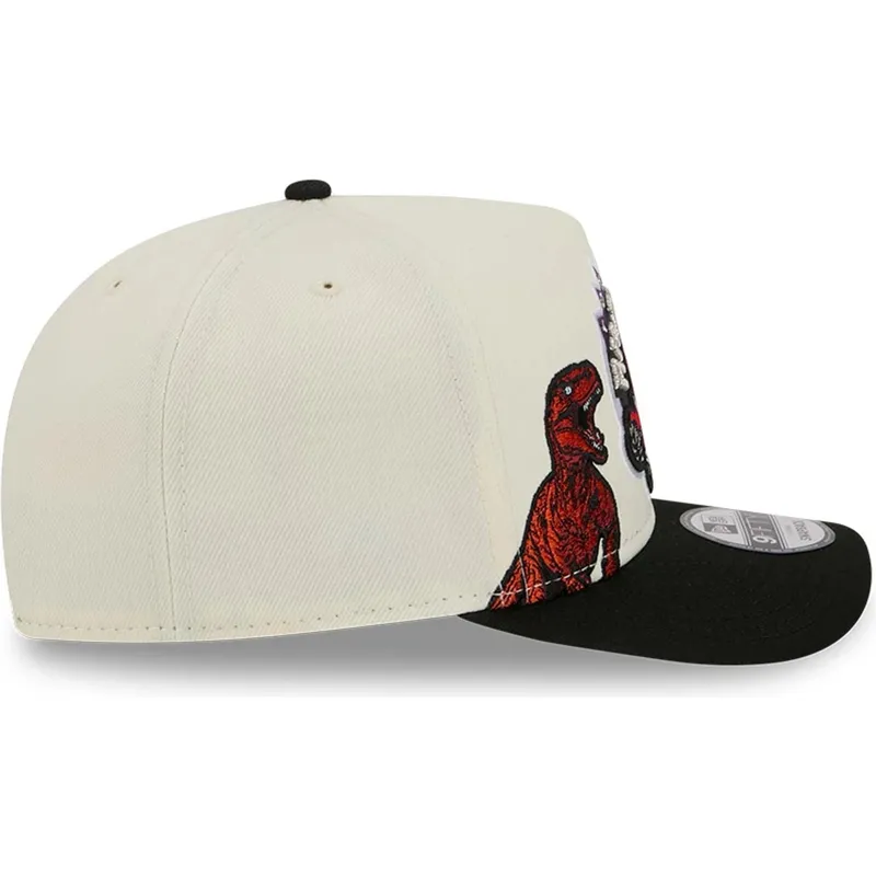 lippikset-kaareva-musta-snapback-9fifty-a-frame-precurved-hardwood-classics-toronto-raptors-nba-new-era