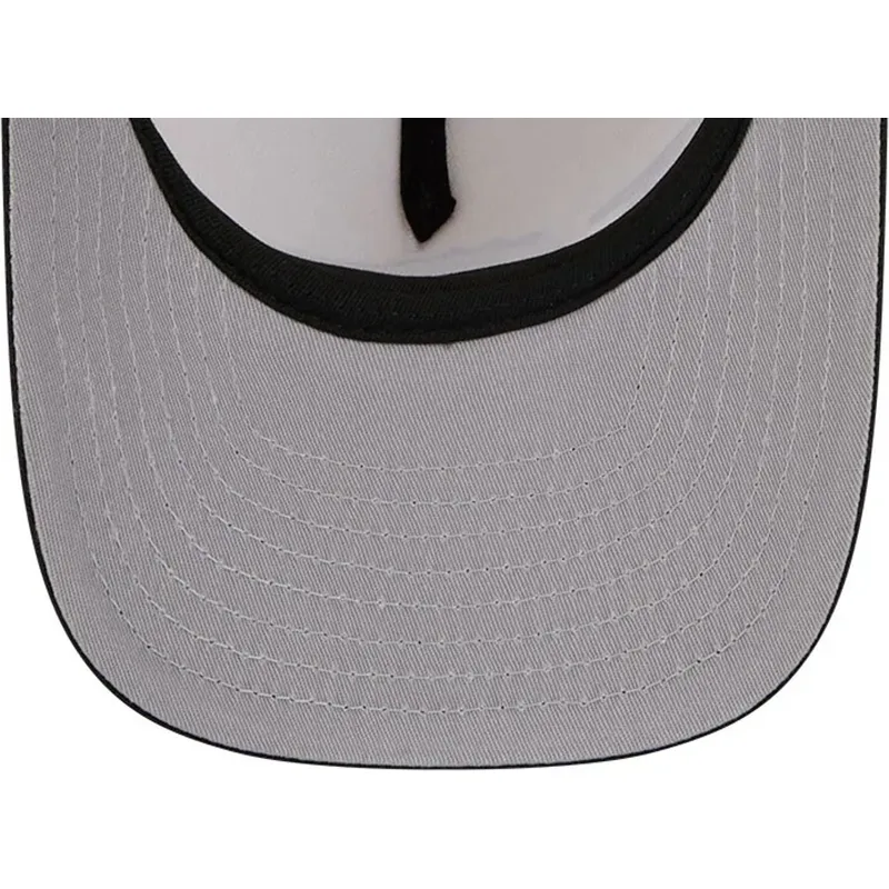 lippikset-kaareva-musta-snapback-9fifty-a-frame-precurved-hardwood-classics-toronto-raptors-nba-new-era