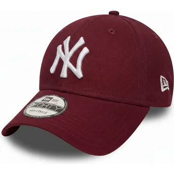 Cap kaareva red adjustable strap cardenal 9FORTY Essential New York Yankees MLB New Era